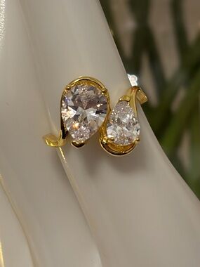 NEW 18K Gold Plated Pear Cut CZ Ring – Double Stone Statement Ring Size 7
